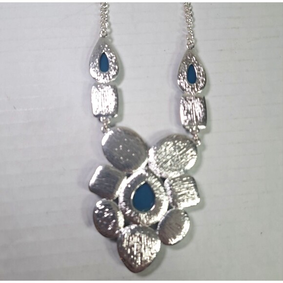 Kenneth Cole Aqua Blue Green Dangle Pendent Jewelry Necklace - Picture 3 of 5